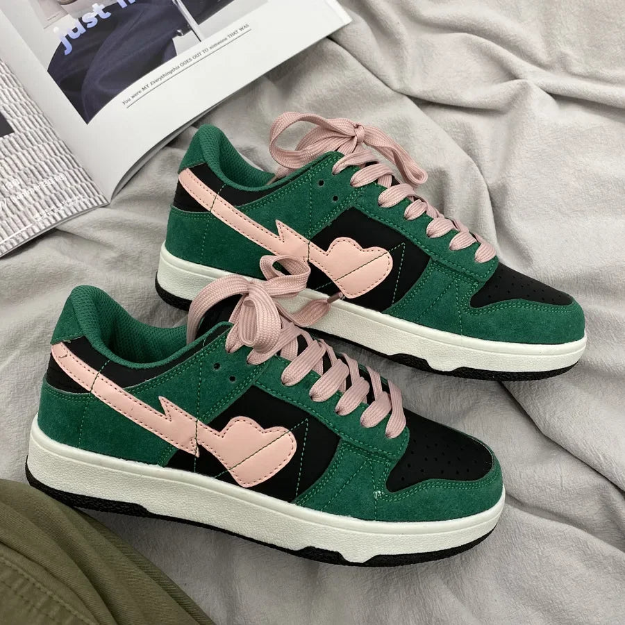 Women Shoes Men Retro Street Heart Pattern Skateboard Shoes Y2K Fashion Sneakers Couple Students Outdoor Sports Casual Shoes - Ghost District