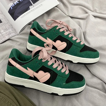 Women Shoes Men Retro Street Heart Pattern Skateboard Shoes Y2K Fashion Sneakers Couple Students Outdoor Sports Casual Shoes - Ghost District