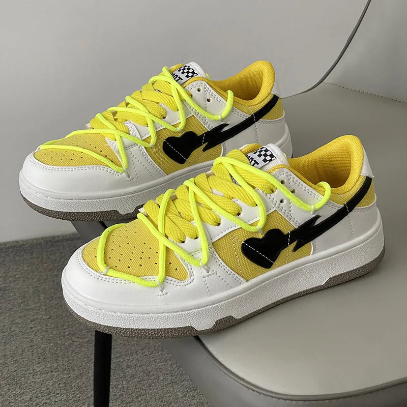 Women Shoes Men Retro Street Heart Pattern Skateboard Shoes Y2K Fashion Sneakers Couple Students Outdoor Sports Casual Shoes - Ghost District