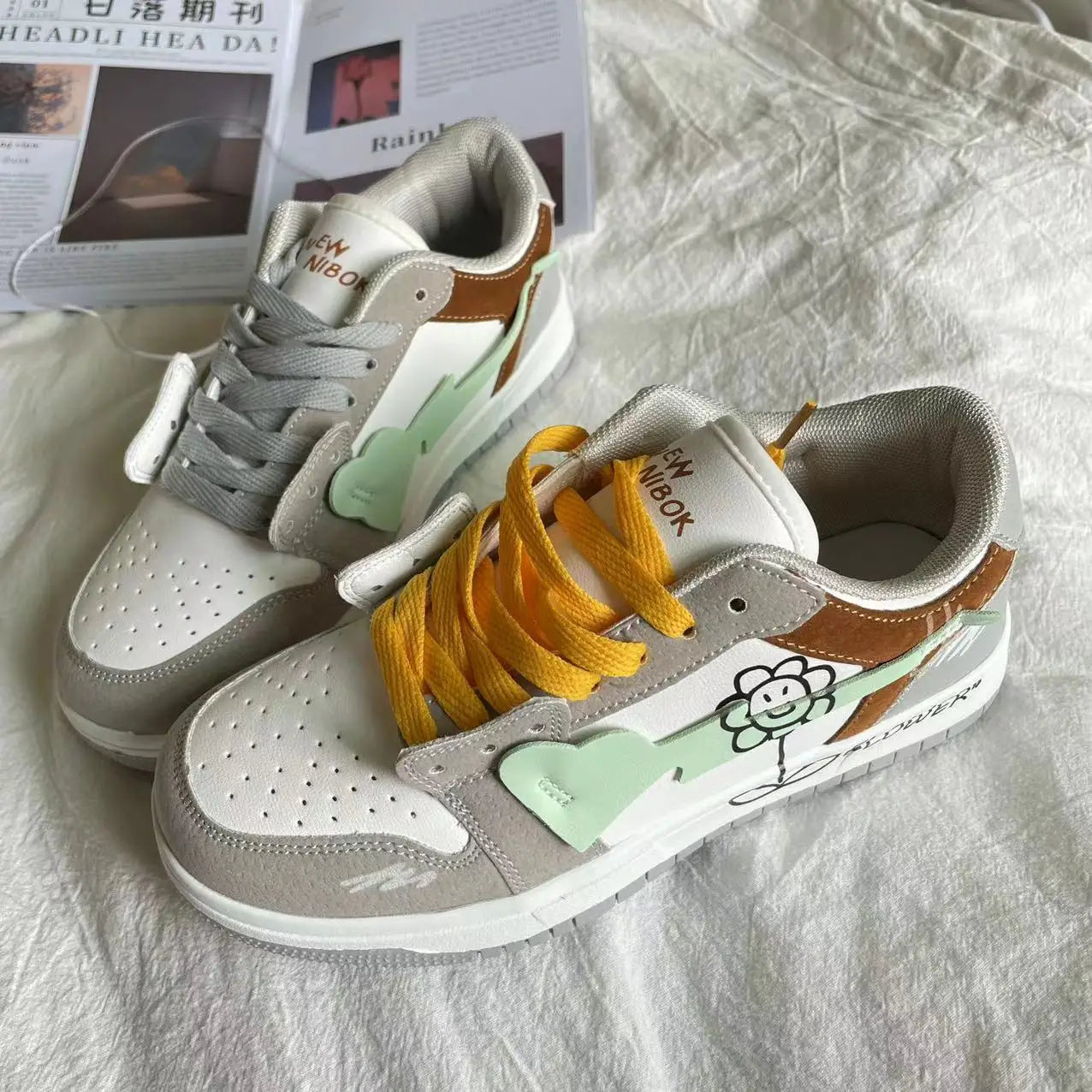 Women Shoes Men Retro Street Heart Pattern Skateboard Shoes Y2K Fashion Sneakers Couple Students Outdoor Sports Casual Shoes - Ghost District
