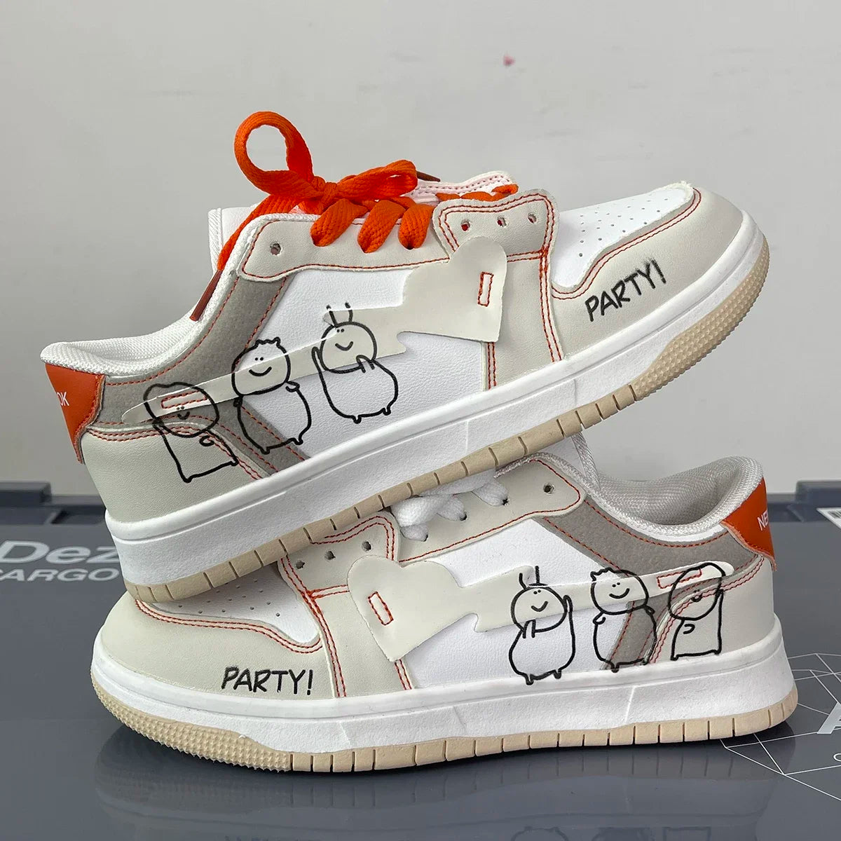 Women Shoes Men Retro Street Heart Pattern Skateboard Shoes Y2K Fashion Sneakers Couple Students Outdoor Sports Casual Shoes - Ghost District