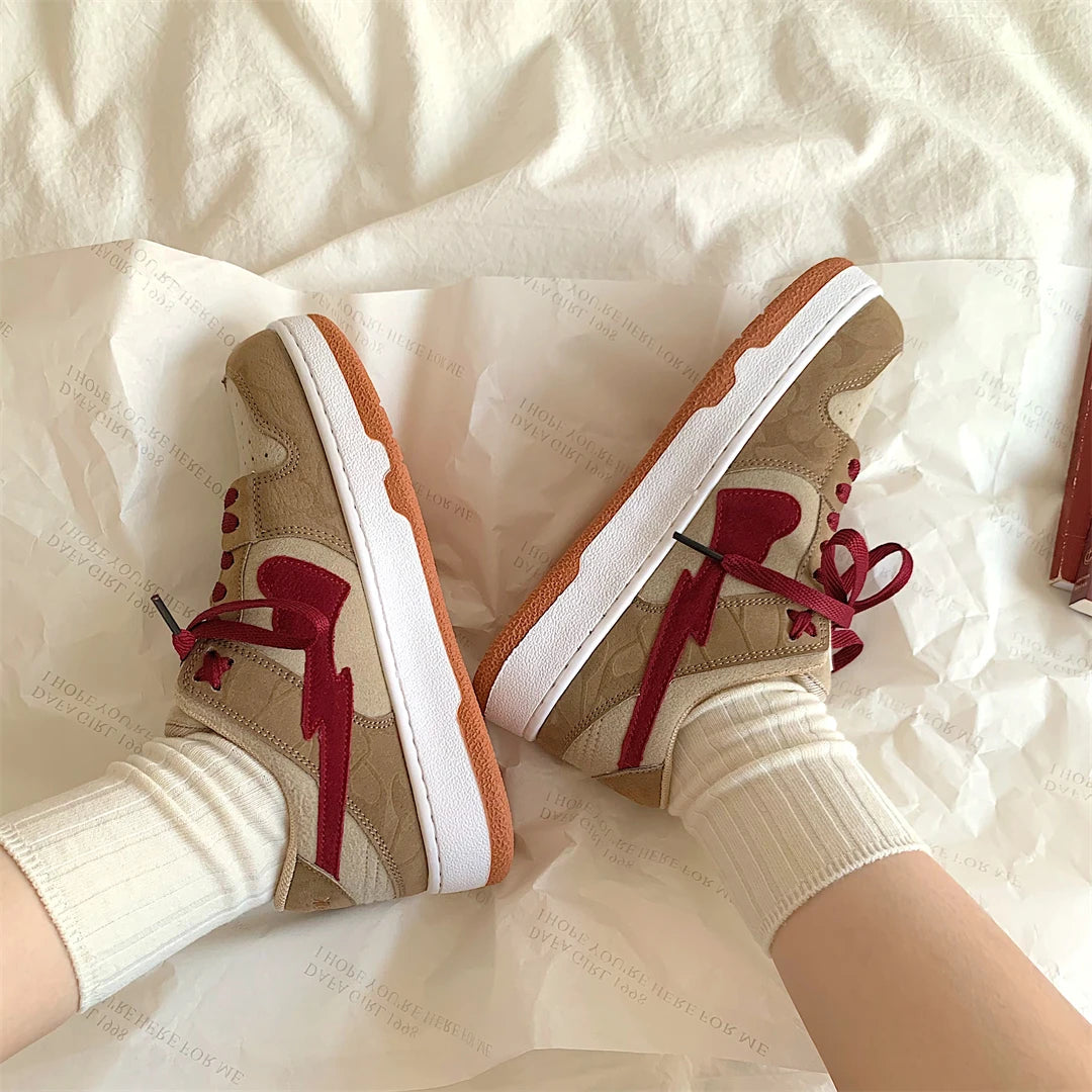 Women Shoes Men Retro Street Heart Pattern Skateboard Shoes Y2K Fashion Sneakers Couple Students Outdoor Sports Casual Shoes - Ghost District
