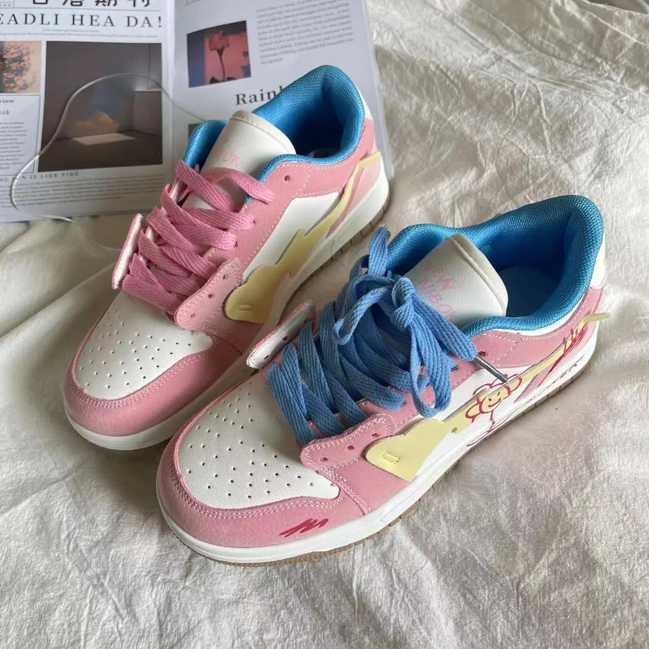 Women Shoes Men Retro Street Heart Pattern Skateboard Shoes Y2K Fashion Sneakers Couple Students Outdoor Sports Casual Shoes - Ghost District