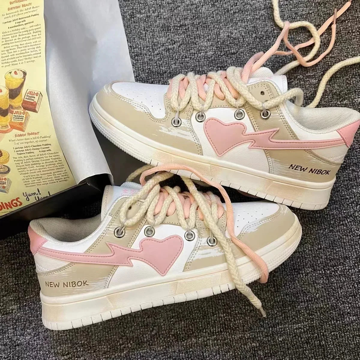 Women Shoes Men Retro Street Heart Pattern Skateboard Shoes Y2K Fashion Sneakers Couple Students Outdoor Sports Casual Shoes - Ghost District