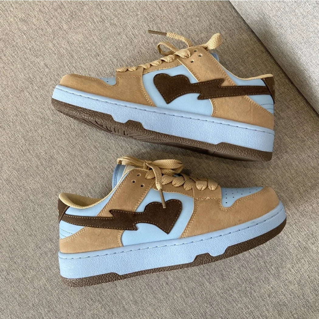 Women Shoes Men Retro Street Heart Pattern Skateboard Shoes Y2K Fashion Sneakers Couple Students Outdoor Sports Casual Shoes - Ghost District