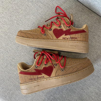 Women Shoes Men Retro Street Heart Pattern Skateboard Shoes Y2K Fashion Sneakers Couple Students Outdoor Sports Casual Shoes - Ghost District