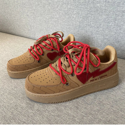 Women Shoes Men Retro Street Heart Pattern Skateboard Shoes Y2K Fashion Sneakers Couple Students Outdoor Sports Casual Shoes - Ghost District